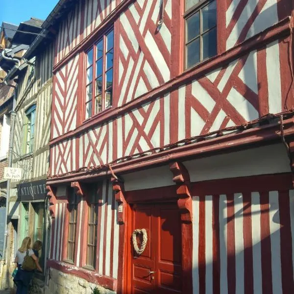 -Parking privé -La BATISSE -Coeur historique - La Clef de Honfleur、オンフルールのホテル