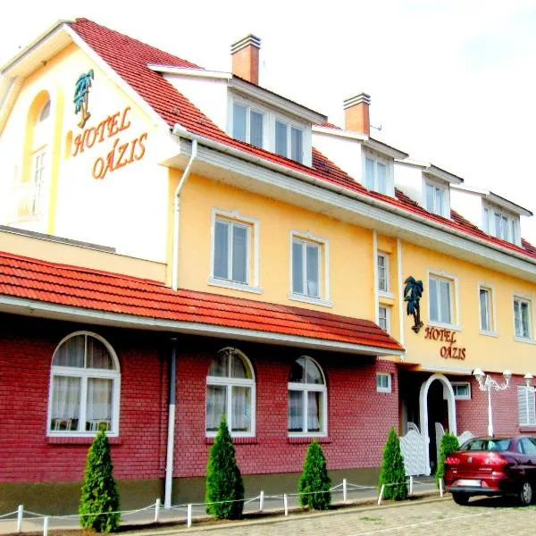 Oázis Hotel Étterem, hotel en Tiszaalpár