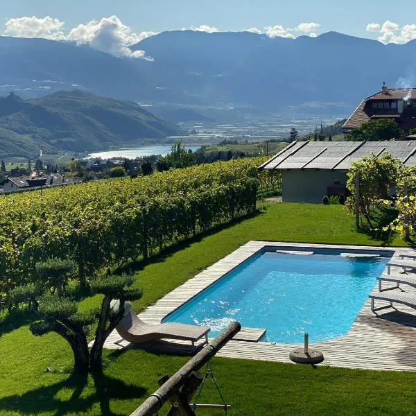 Emily Elisa Traum Ferienwohnung mit atemberaubenden Seeblick, hotell sihtkohas Caldaro