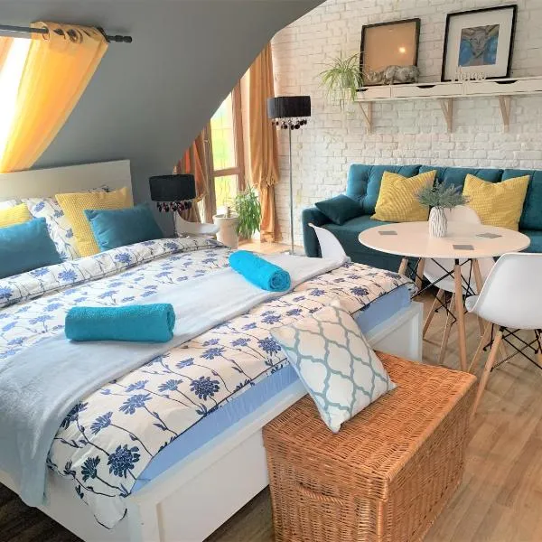 Dom z Sauną i Jacuzzi- na wyłączność lub pokoje, hotel v destinaci Serock