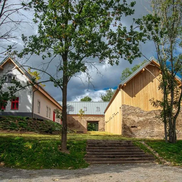 Samota Hojšín, hotel v destinaci Neustupov