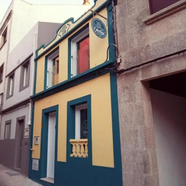 Albergue O Peirao, hotel in A Guarda