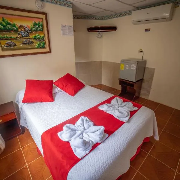 Hostal Gladismar, hotel v destinaci Puerto Villamil
