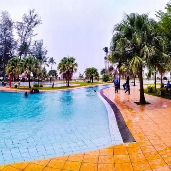De Rhu Beach Resort, готель у місті Kampong Tanjong