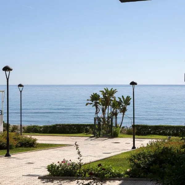 Beach House Torrox, hotel v destinaci Torrox Costa