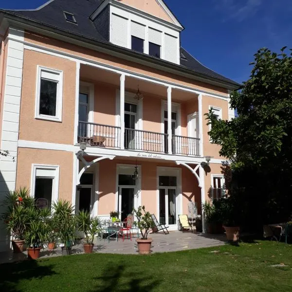 Chambres Rue De Lorry, hotel in Bagnères-de-Bigorre