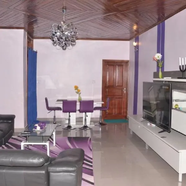 Appart meublés Yaounde, hotel in Nkolmbéné