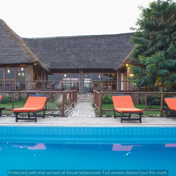 Ihamba Lakeside Safari Lodge, hotel in Kasese