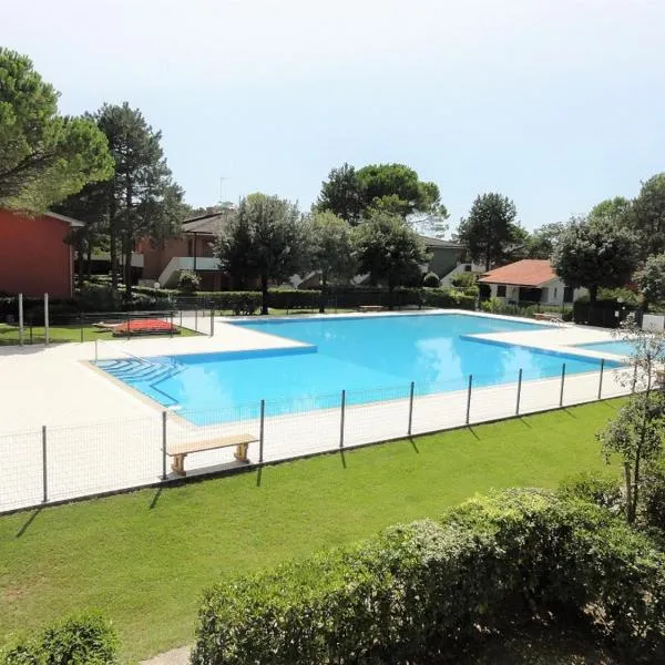 Villaggio Azzurro - Ville, hotel in Bibione