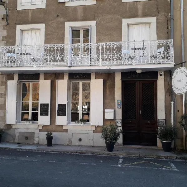 Le Therminus chambres d hôtes, hotel di Sougraigne