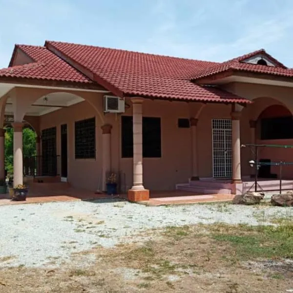 Homestay Zahra Sri Bayu, Hotel in Kampong Dalam Ru