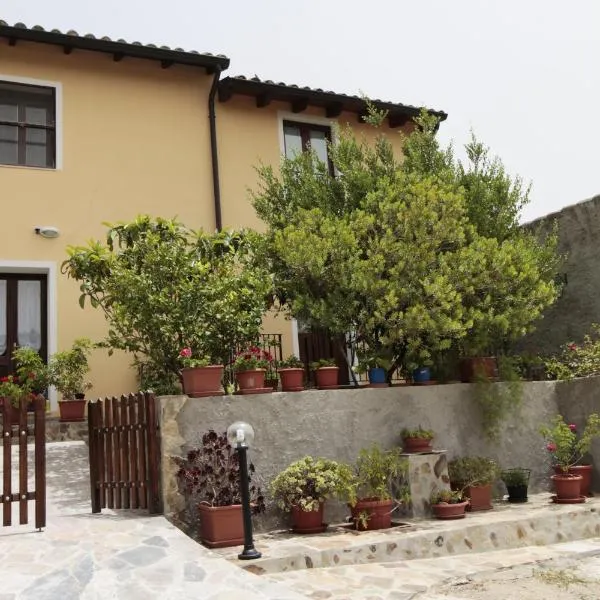 B&B S'ARROSA ANTIGA, khách sạn ở Santadi