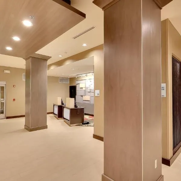 Holiday Inn Express & Suites Plymouth - Ann Arbor Area by IHG、プリマスのホテル