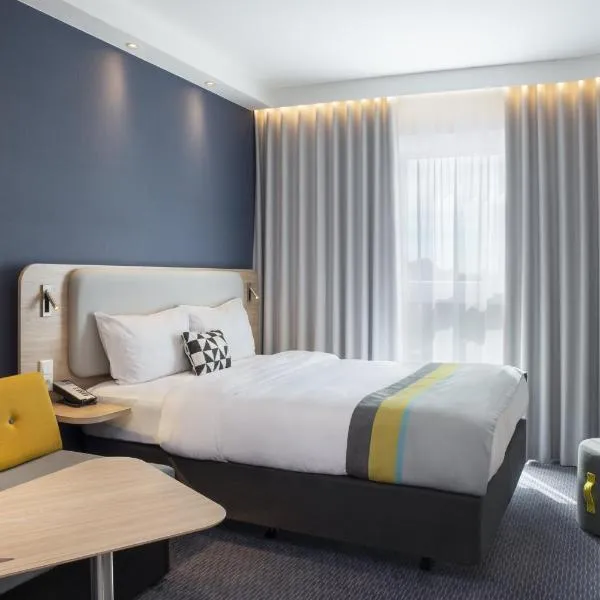 Holiday Inn Express Karlsruhe - City Park by IHG, hotel v destinaci Karlsruhe