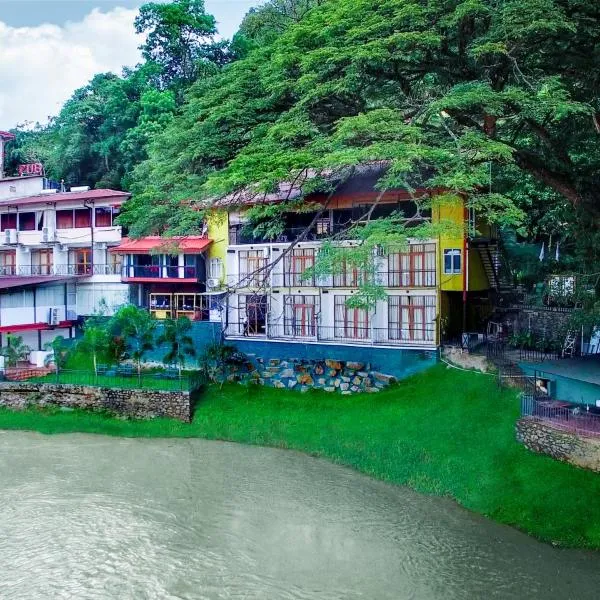 Hotel Gangaaddara, hotel in Wattappola