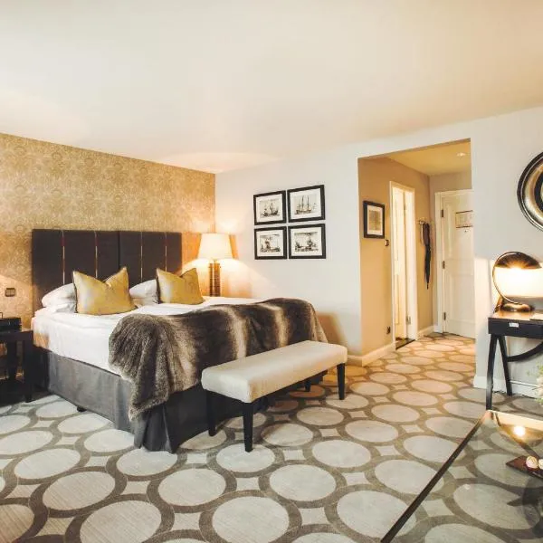 Grand Palace Hotel - Small Luxury Hotels of the World, hotel in Rīga