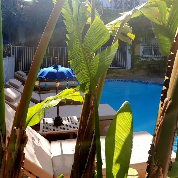 Le Mas de la Frigoulette – hotel w mieście Sanary-sur-Mer