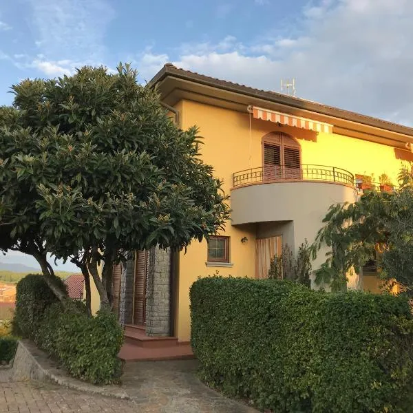 Il Nespolo – hotel w mieście Cavriglia