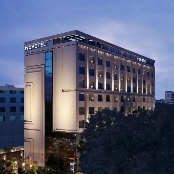 Novotel Chennai Chamiers Road, hotel in Chennai
