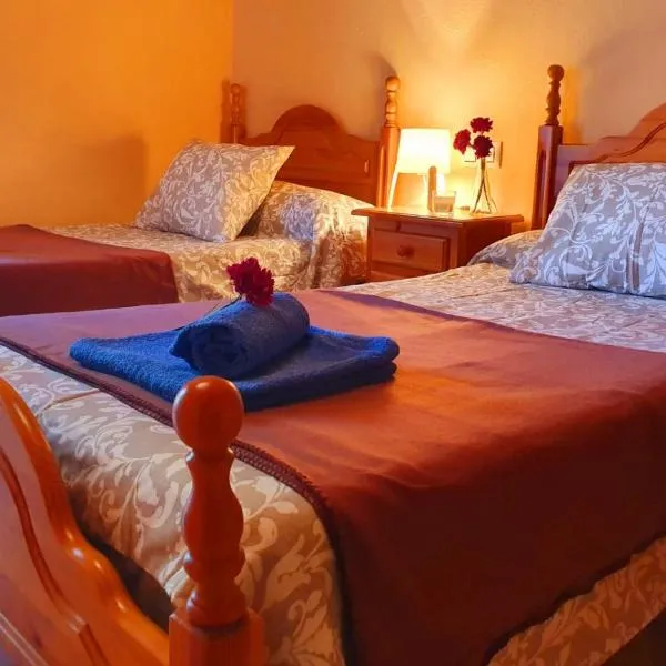 Pensión El Barrio – hotel w mieście Fuenteheridos