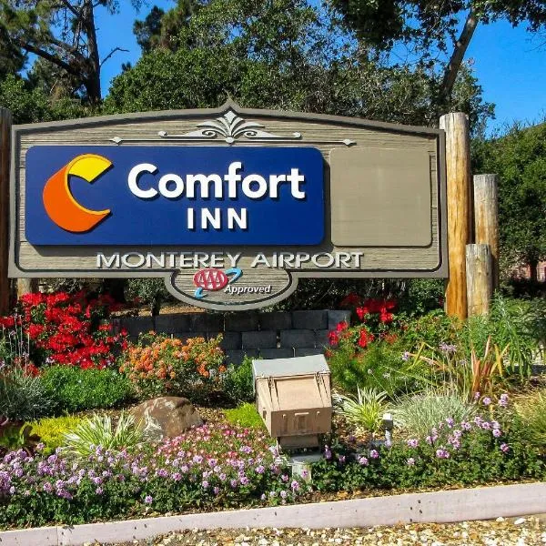 Comfort Inn Monterey Peninsula Airport, hotel v destinaci Carmel Valley