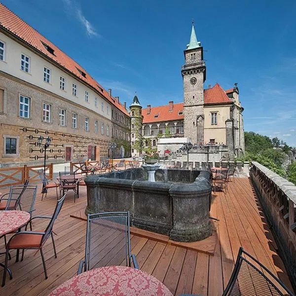 EA Zamecky Hotel Hruba Skala, hotel in Modřišice