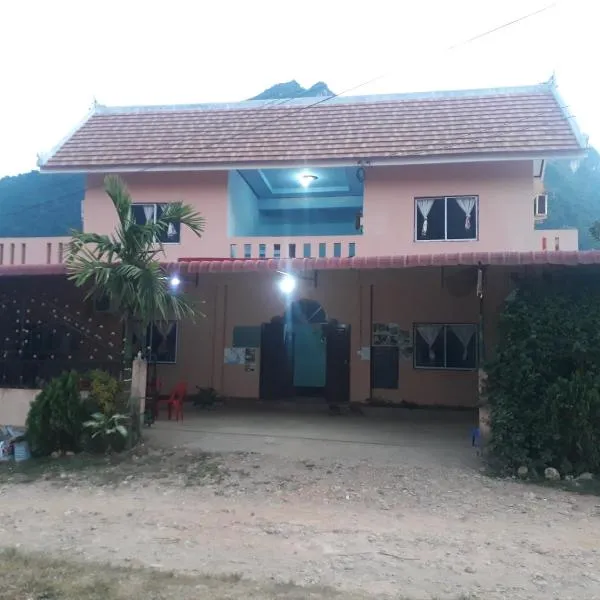 Lamorn Guesthouse, hotel v mestu Nongkhiaw