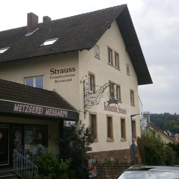 Hotel Strauss, hotel em Waldbronn