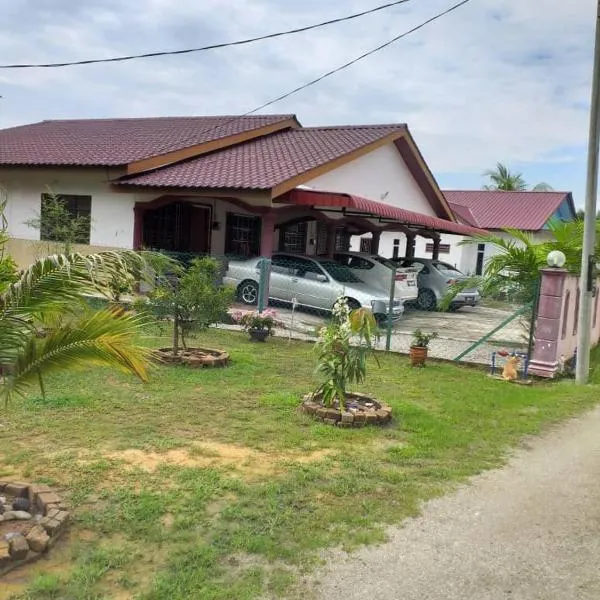 AMIMAS HOMESTAY, hotell i Kampong Sungai Rambai