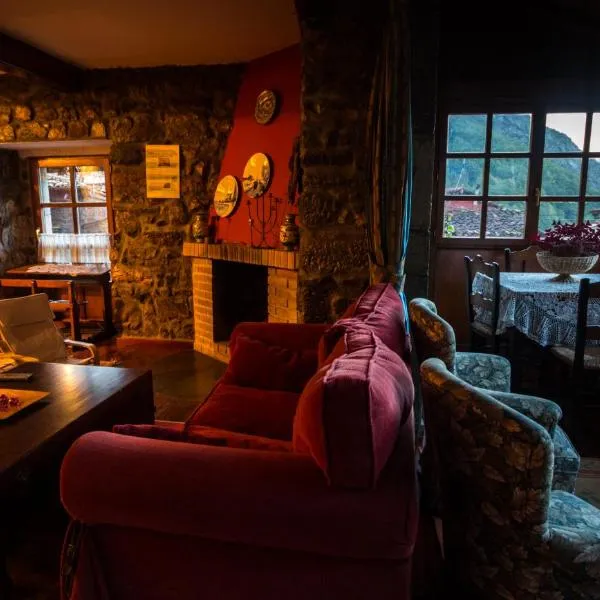 Núcleo de turismo Rural La Corte, hotel v destinaci Villar de Vildas
