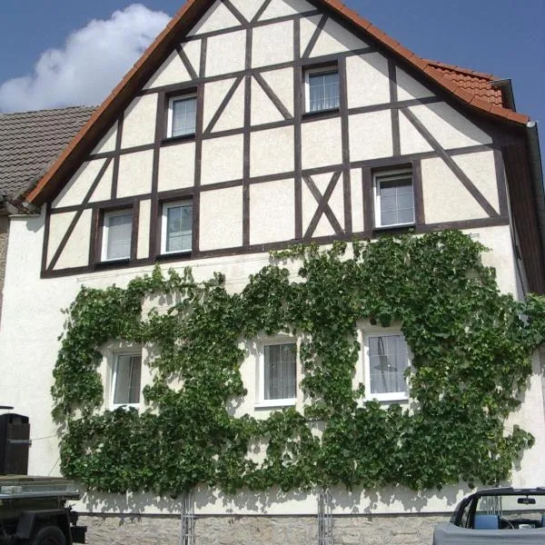 Pension Zum Fäßchen, hôtel à Laucha