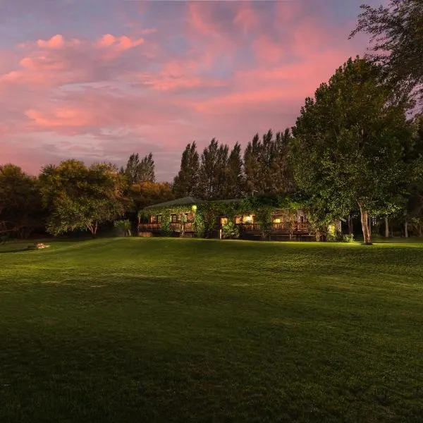 Tzamenkomst River Lodge, hotell i Colesberg