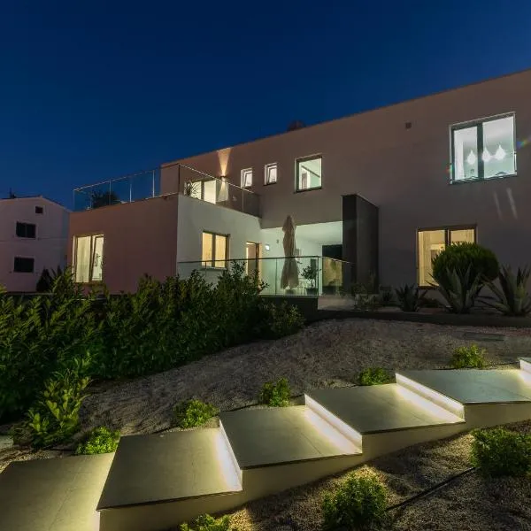 Casa Vita Apartments, hotel i Slatine