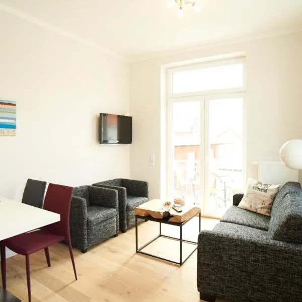 Apartment Eisberg 4 mit Balkon, hotel in Norderney