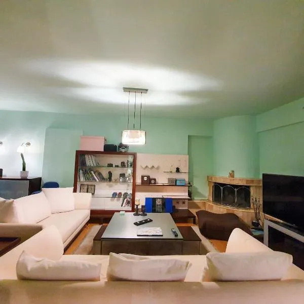 130m2 2Floor Luxury Villa Full House Full Comforts, hotel in Komotini