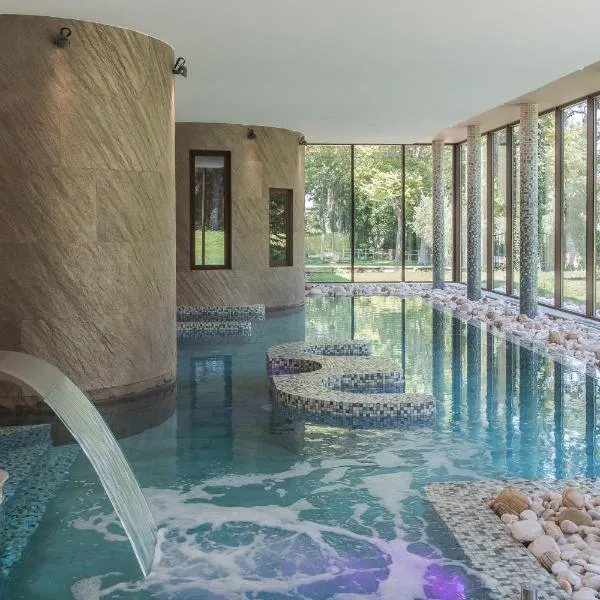 Château De Massillan, hotel v destinaci Uchaux