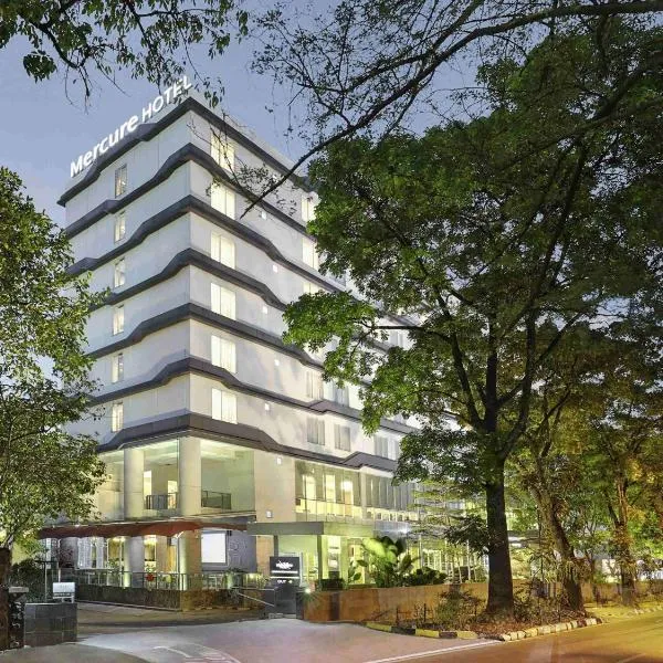 Mercure Bandung Nexa Supratman, отель в Бандунге