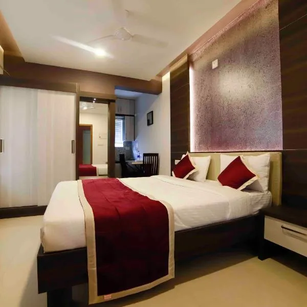 Ambalath Maple Leaves Home, готель у місті Ґуруваюр