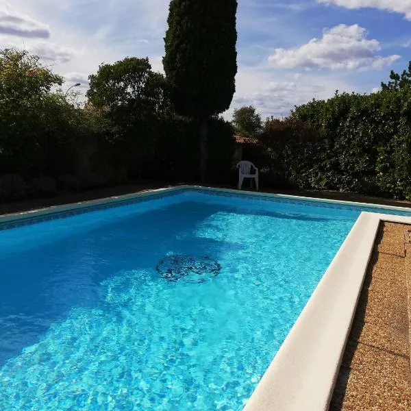 Maison D architecte chez Huguette, hotel v destinaci Villalier