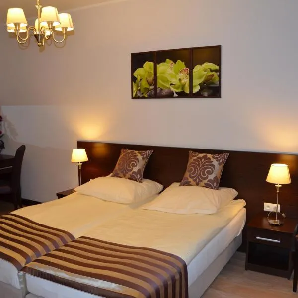 Pokoje De Luxe Figaro, hotel v destinaci Płock