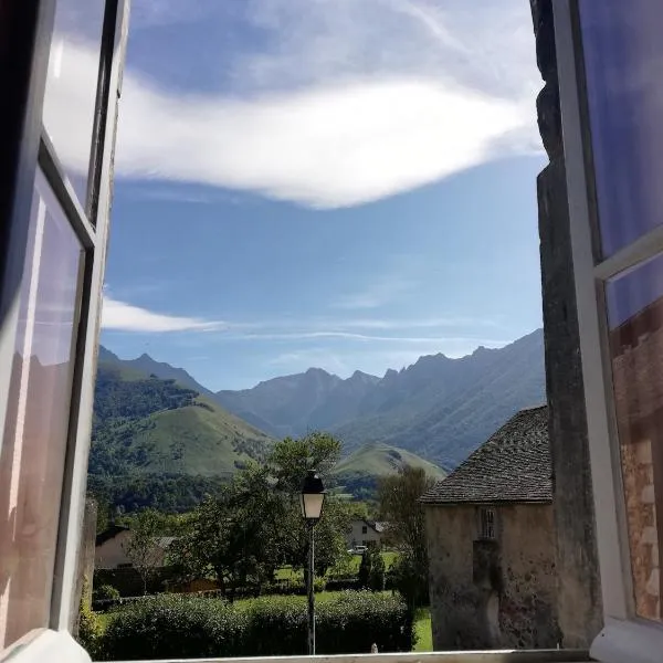 La Maison de Jeanne, hotel v destinaci Osse-en-Aspe
