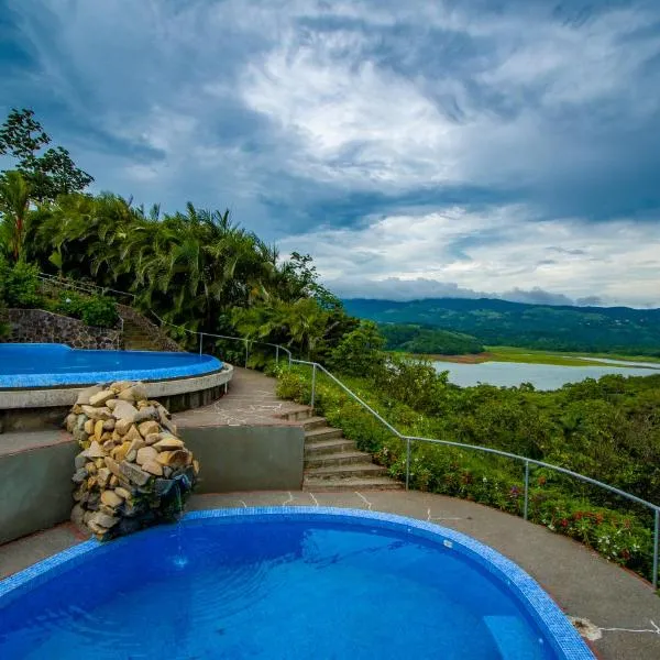 Lake Arenal Condos, hotel v destinaci Naranjos Agrios