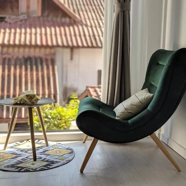 SYRI Boutique Guesthouse Restaurant & Cafe、ビエンチャンのホテル