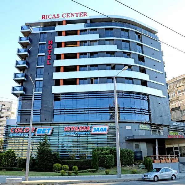 Hotel Ricas, готель у місті Сілвенскі Мінеральні Бані