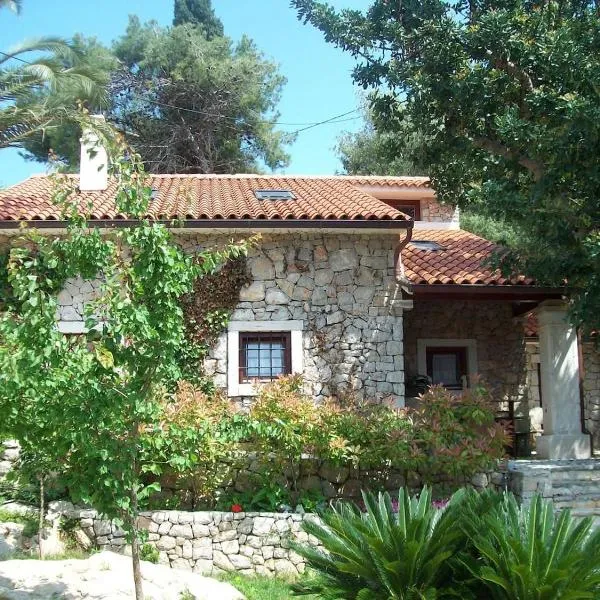 STONE HOUSE reTREAT, hotel in Mali Lošinj