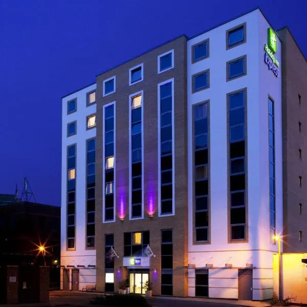 Holiday Inn Express London - Watford Junction, an IHG Hotel, hotel in Watford