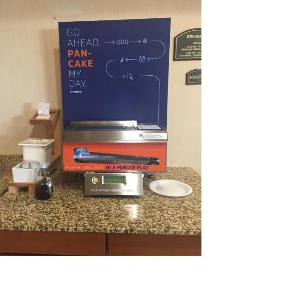 Holiday Inn Express Hotel & Suites Howell by IHG, hotel v destinaci Howell