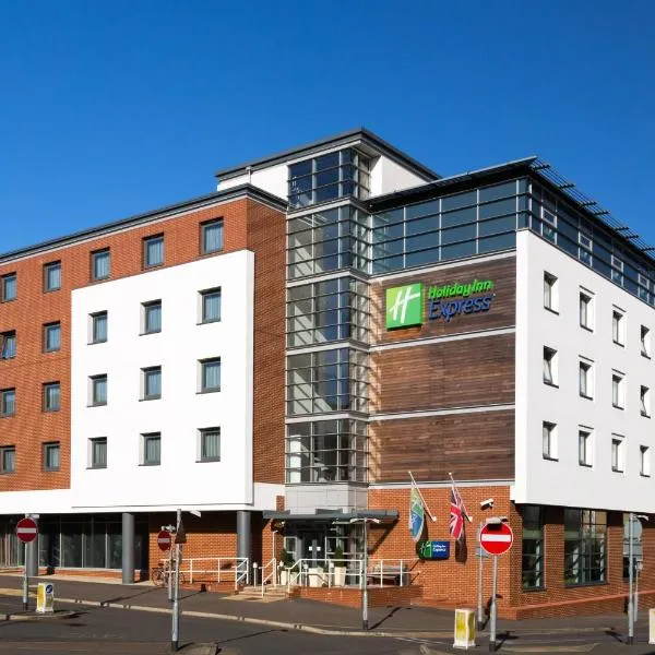Holiday Inn Express Harlow, an IHG Hotel, hotel in Epping