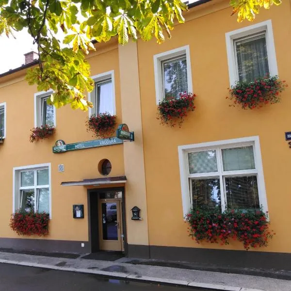 Hotel Vagónka, hotel in Kunín