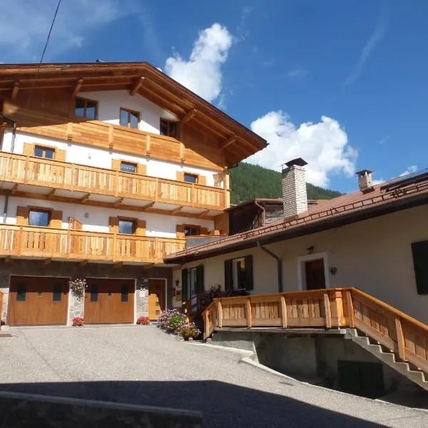 Casa Dorich, hotelli kohteessa Pozza di Fassa